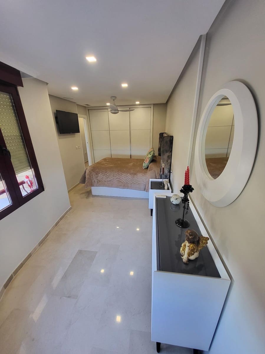 4 chambre Appartement à vendre à Benidorm avec piscine garage - 420 000 € (Ref: 10177250)