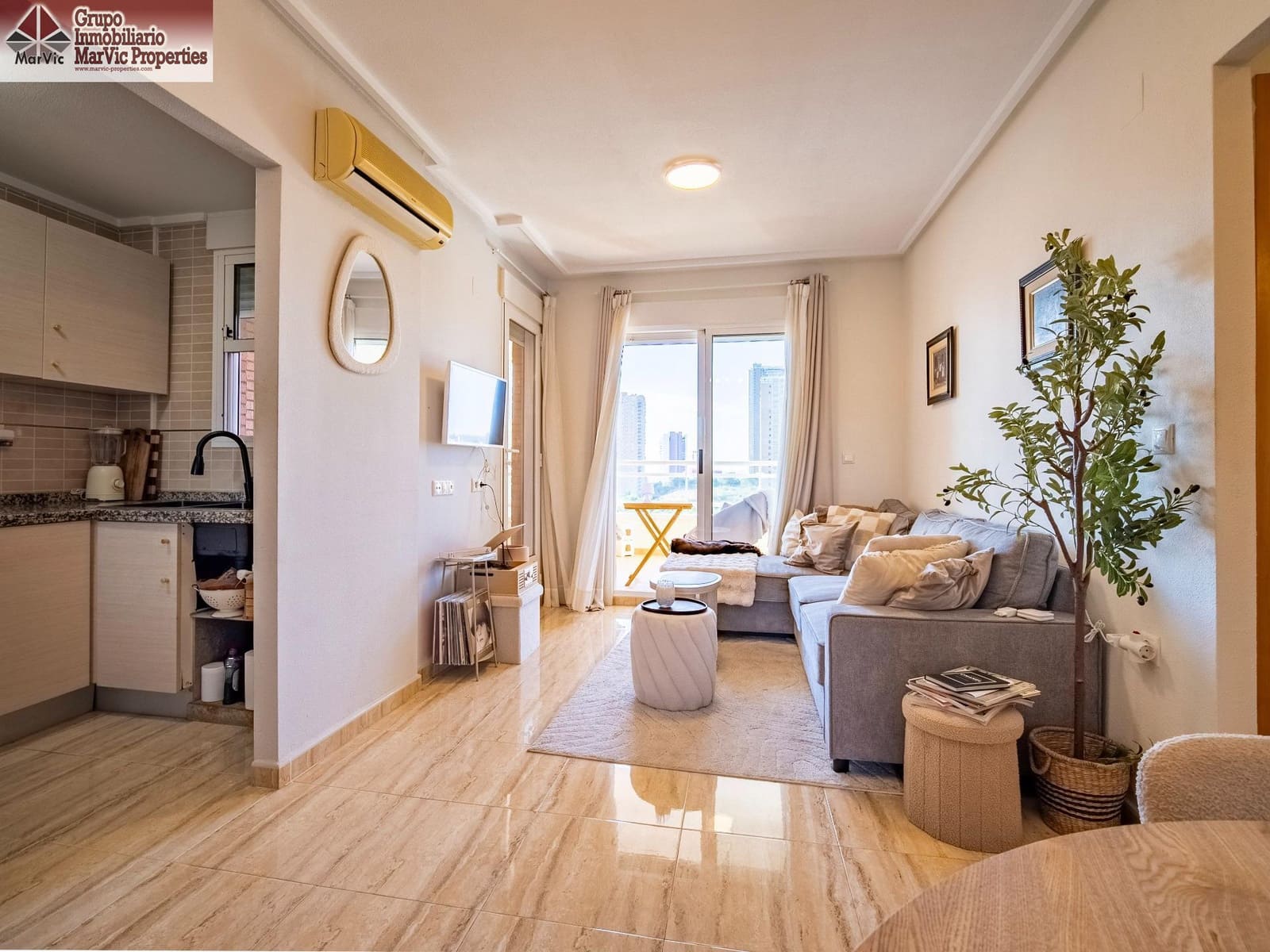 1 Zimmer Wohnung zu verkaufen in Benidorm mit Pool Garage - 240.000 € (Ref: 10180691)