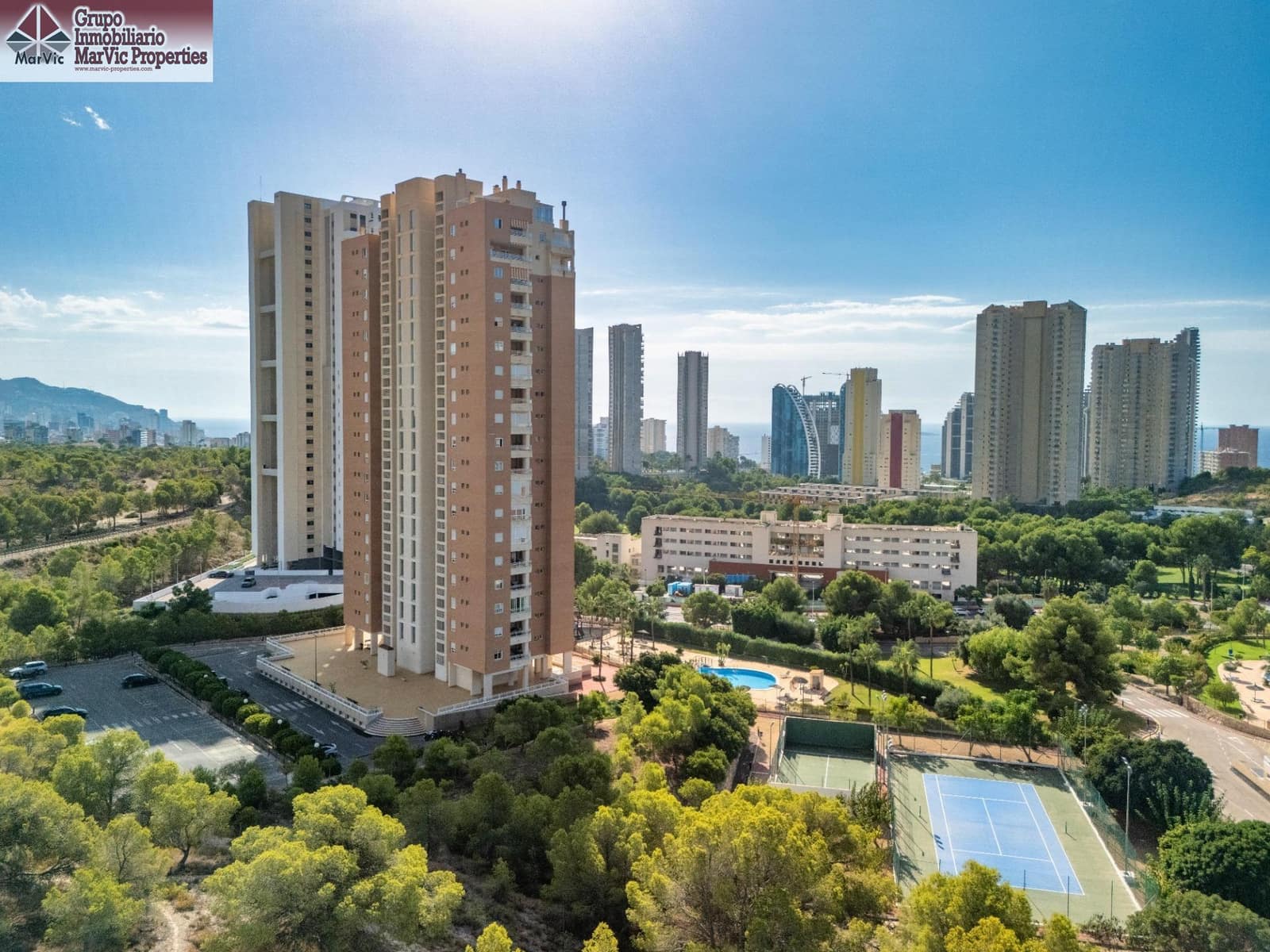 1 Zimmer Wohnung zu verkaufen in Benidorm mit Pool Garage - 240.000 € (Ref: 10180691)