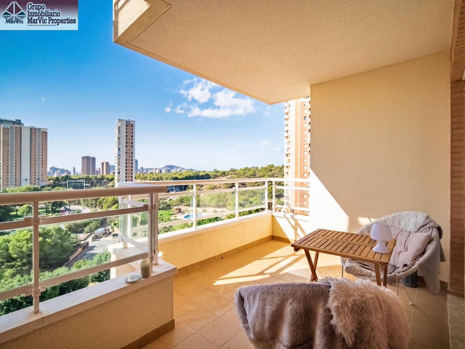 1 Zimmer Wohnung zu verkaufen in Benidorm mit Pool Garage - 240.000 € (Ref: 10180691)
