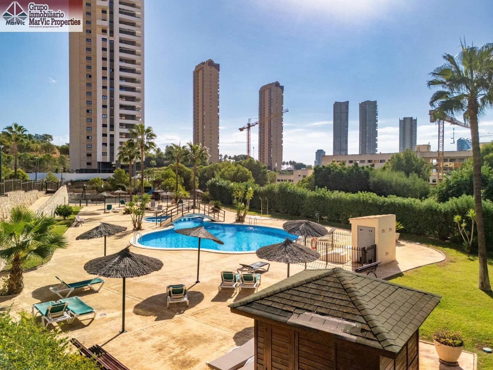 1 Zimmer Wohnung zu verkaufen in Benidorm mit Pool Garage - 240.000 € (Ref: 10180691)