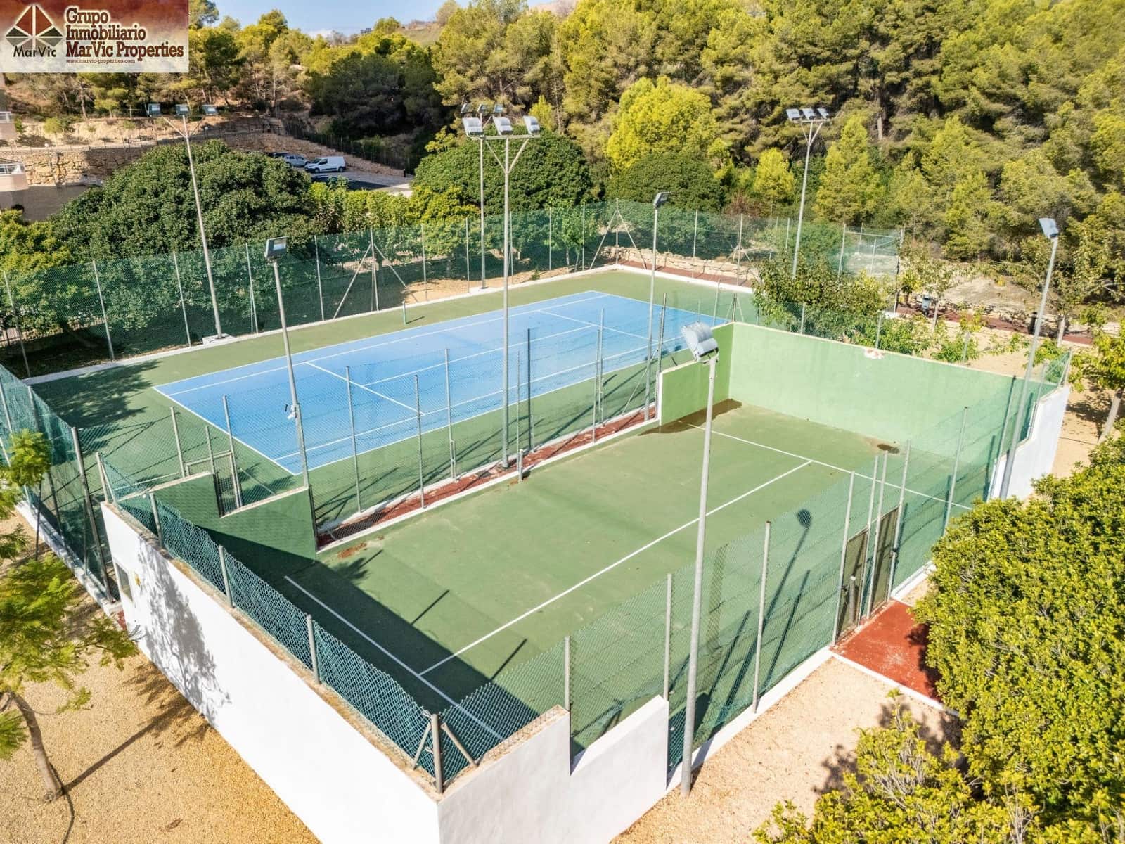 1 Zimmer Wohnung zu verkaufen in Benidorm mit Pool Garage - 240.000 € (Ref: 10180691)