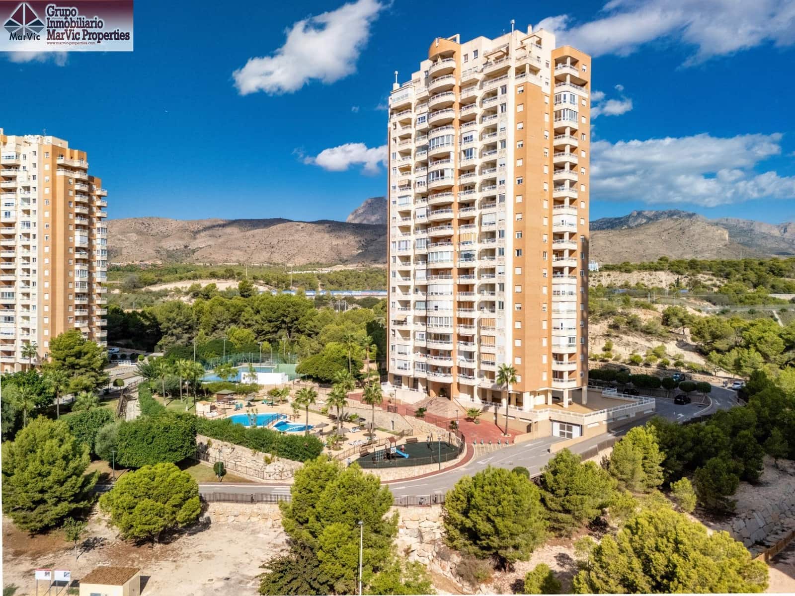 1 Zimmer Wohnung zu verkaufen in Benidorm mit Pool Garage - 240.000 € (Ref: 10180691)