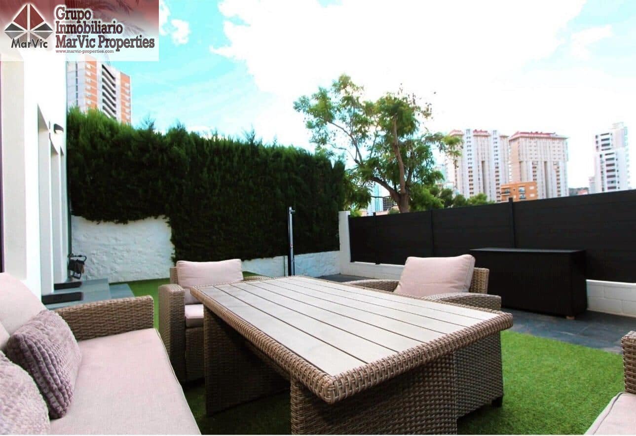 8 bedroom Bungalow for sale in Benidorm with pool garage - € 548,800 (Ref: 10187166)