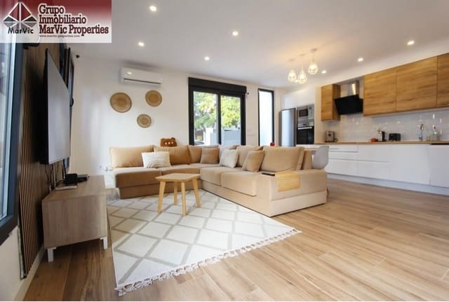 8 bedroom Bungalow for sale in Benidorm with pool garage - € 548,800 (Ref: 10187166)