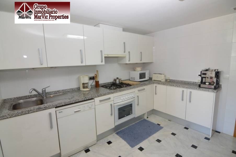 Piso de 3 habitaciones en Finestrat en venta con piscina - 380.000 € (Ref: 3449805)