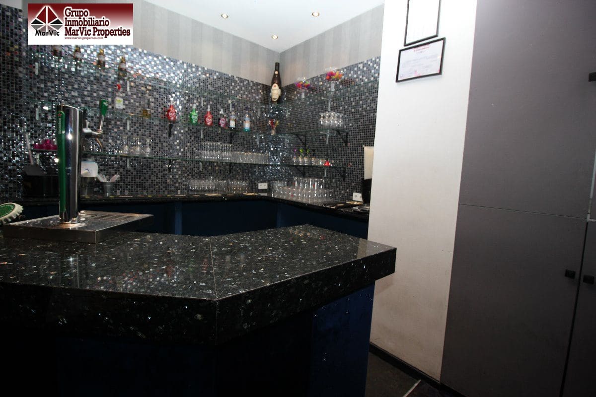 Erhverv til salg i Benidorm - € 550.000 (Ref: 3747397)