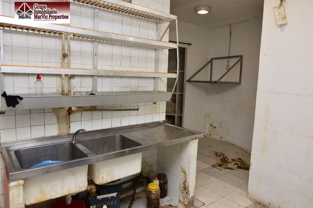 Commercial for sale in Juzgados - Plaza de Toros, Benidorm - € 375,000 (Ref: 3872053)