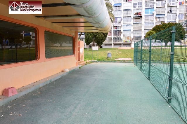Commercial for sale in Juzgados - Plaza de Toros, Benidorm - € 375,000 (Ref: 3872053)