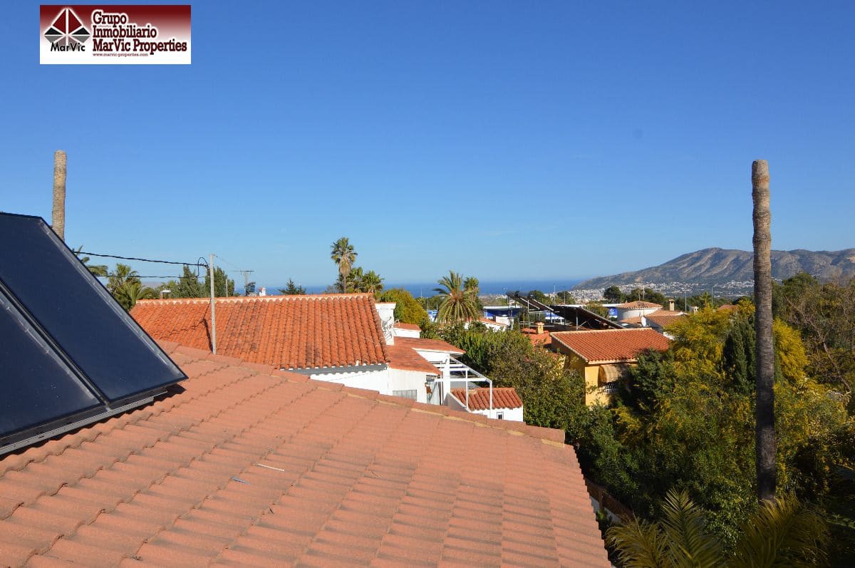 Chalet de 6 habitaciones en La Nucia en venta con piscina garaje - 439.500 € (Ref: 3903805)