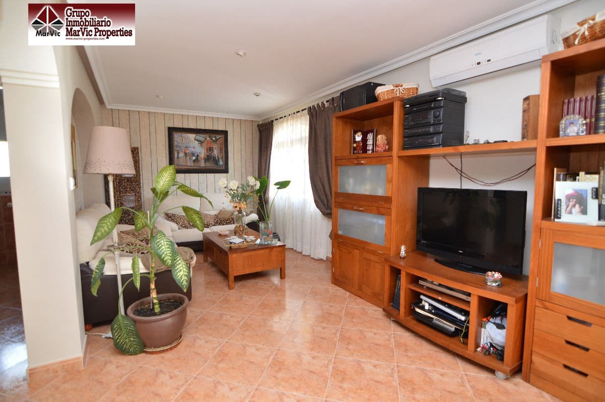 Chalet de 6 habitaciones en La Nucia en venta con piscina garaje - 439.500 € (Ref: 3903805)