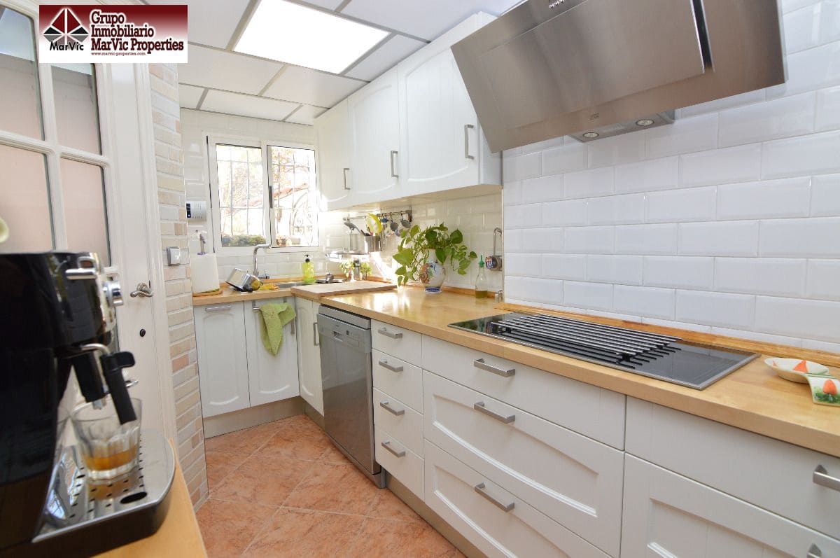 Chalet de 6 habitaciones en La Nucia en venta con piscina garaje - 439.500 € (Ref: 3903805)