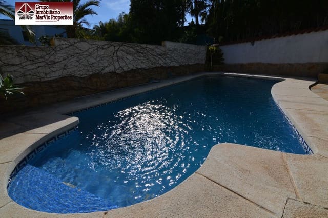 Chalet de 6 habitaciones en La Nucia en venta con piscina garaje - 439.500 € (Ref: 3903805)