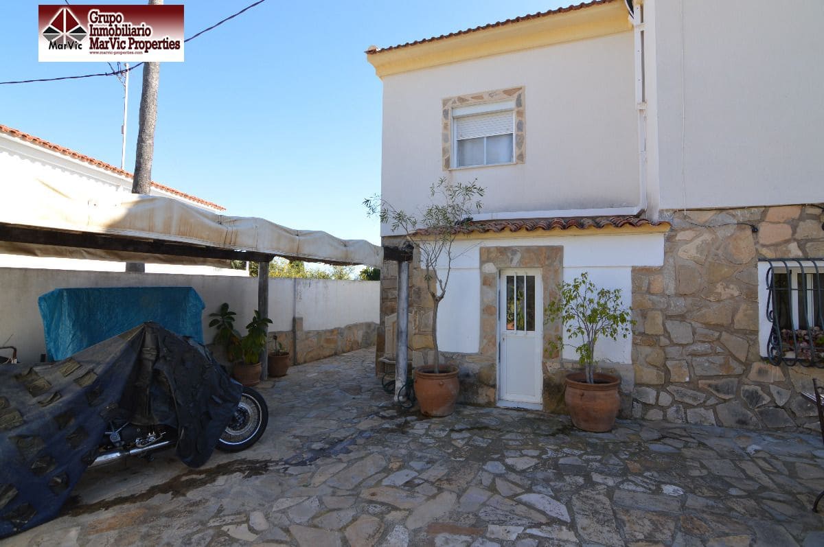 Chalet de 6 habitaciones en La Nucia en venta con piscina garaje - 439.500 € (Ref: 3903805)