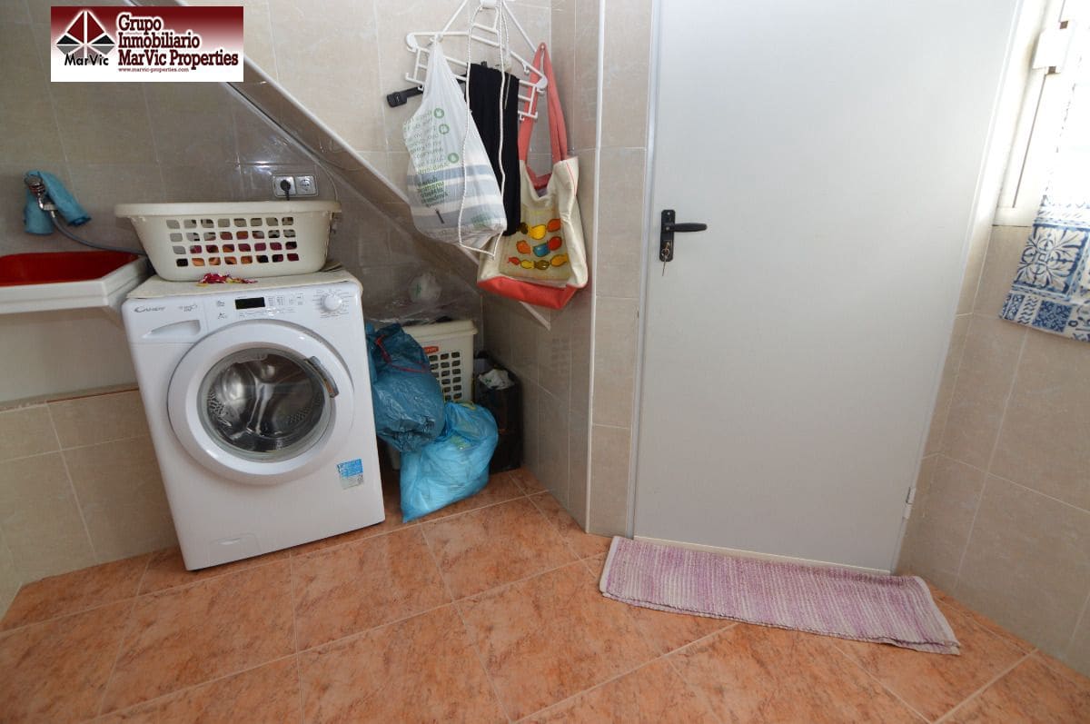 Chalet de 6 habitaciones en La Nucia en venta con piscina garaje - 439.500 € (Ref: 3903805)