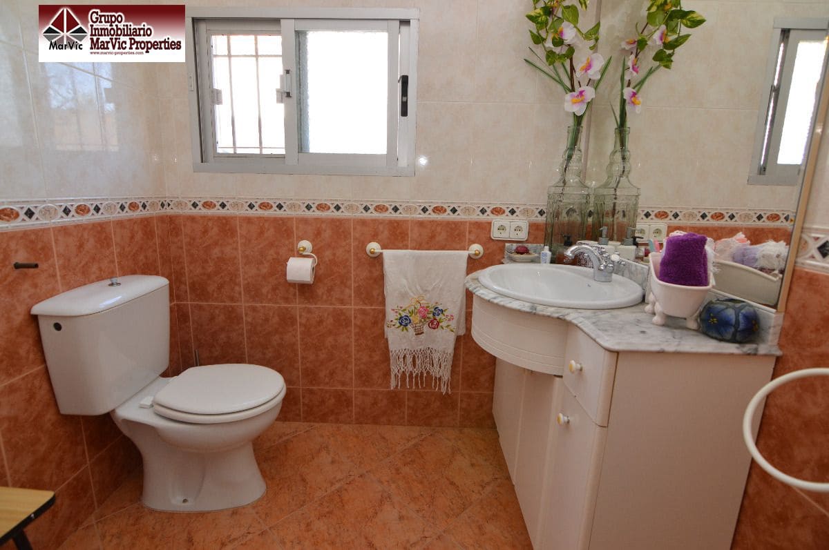 Chalet de 6 habitaciones en La Nucia en venta con piscina garaje - 439.500 € (Ref: 3903805)