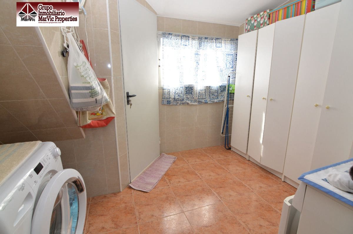 Chalet de 6 habitaciones en La Nucia en venta con piscina garaje - 439.500 € (Ref: 3903805)