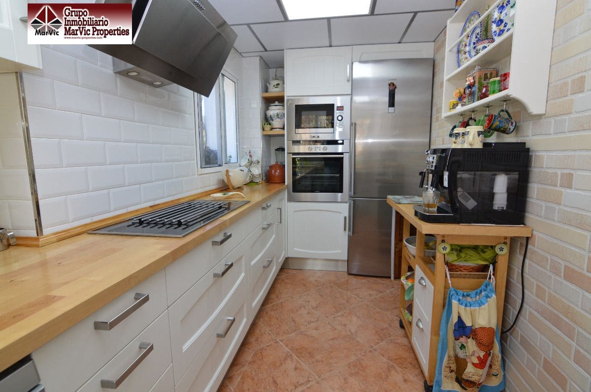 Chalet de 6 habitaciones en La Nucia en venta con piscina garaje - 439.500 € (Ref: 3903805)