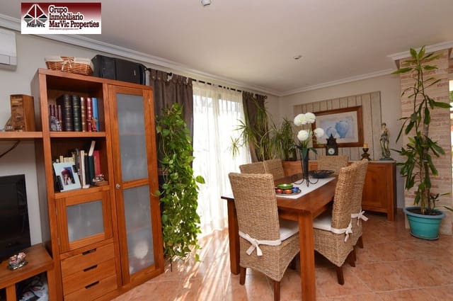 Chalet de 6 habitaciones en La Nucia en venta con piscina garaje - 439.500 € (Ref: 3903805)