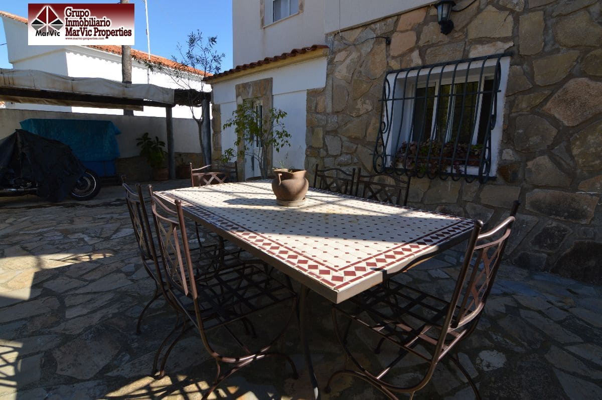 Chalet de 6 habitaciones en La Nucia en venta con piscina garaje - 439.500 € (Ref: 3903805)