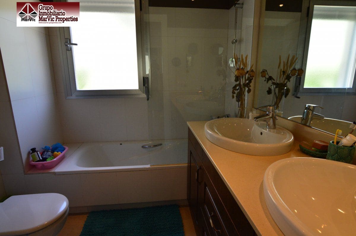 3 bedroom Apartment for sale in Altea with pool - € 385,000 (Ref: 4035567)