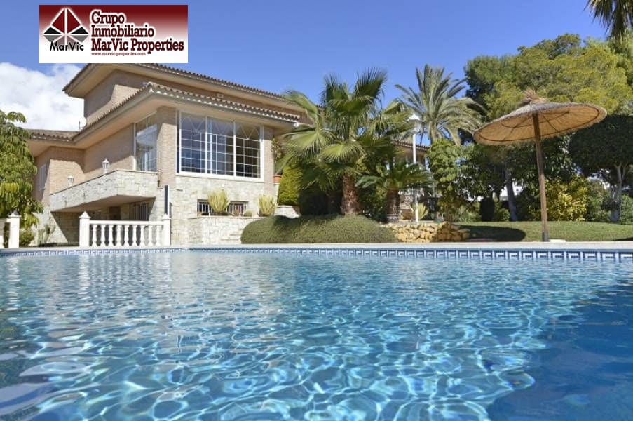 5 bedroom Villa for sale in La Nucia with pool garage - € 1,800,000 (Ref: 4644205)
