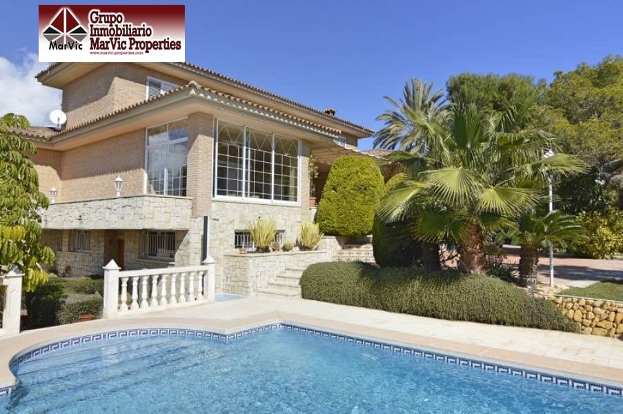 5 bedroom Villa for sale in La Nucia with pool garage - € 1,800,000 (Ref: 4644205)