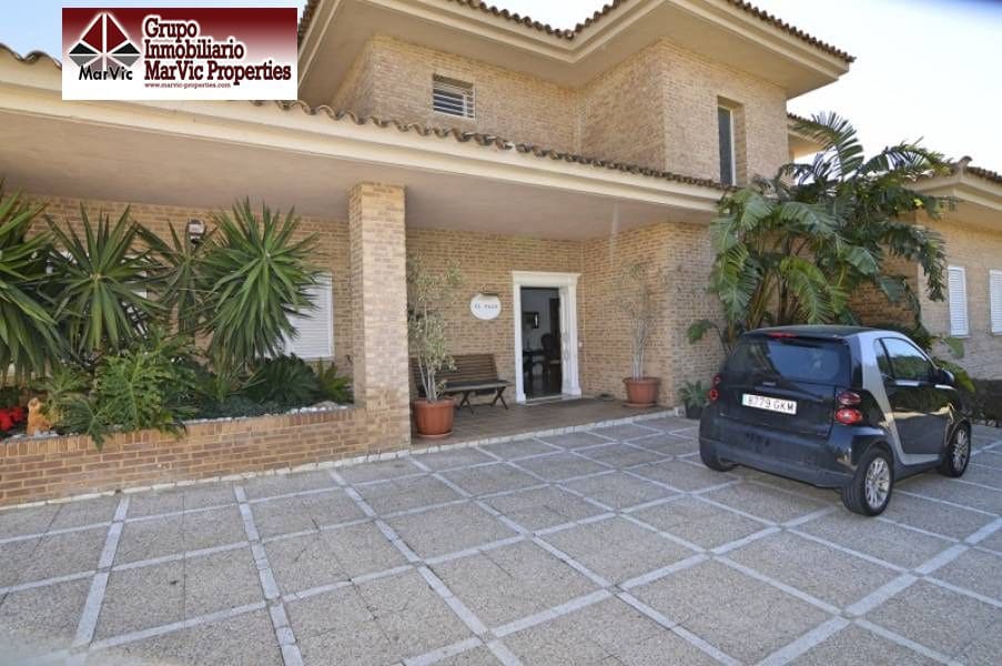 5 bedroom Villa for sale in La Nucia with pool garage - € 1,800,000 (Ref: 4644205)