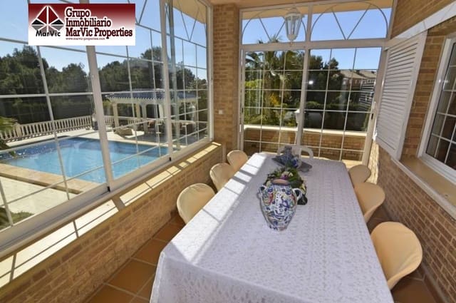 5 Zimmer Villa zu verkaufen in La Nucia mit Pool Garage - 1.800.000 € (Ref: 4644205)