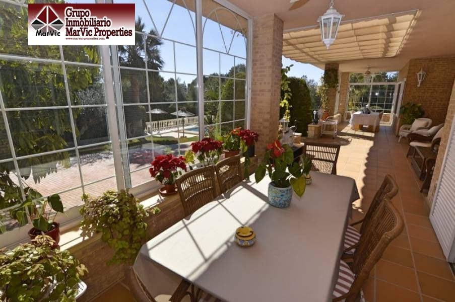 5 bedroom Villa for sale in La Nucia with pool garage - € 1,800,000 (Ref: 4644205)