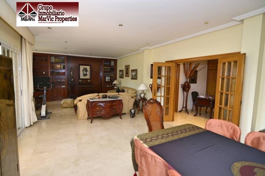 5 bedroom Villa for sale in La Nucia with pool garage - € 1,800,000 (Ref: 4644205)