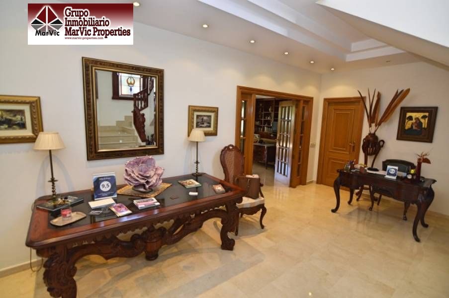 5 bedroom Villa for sale in La Nucia with pool garage - € 1,800,000 (Ref: 4644205)