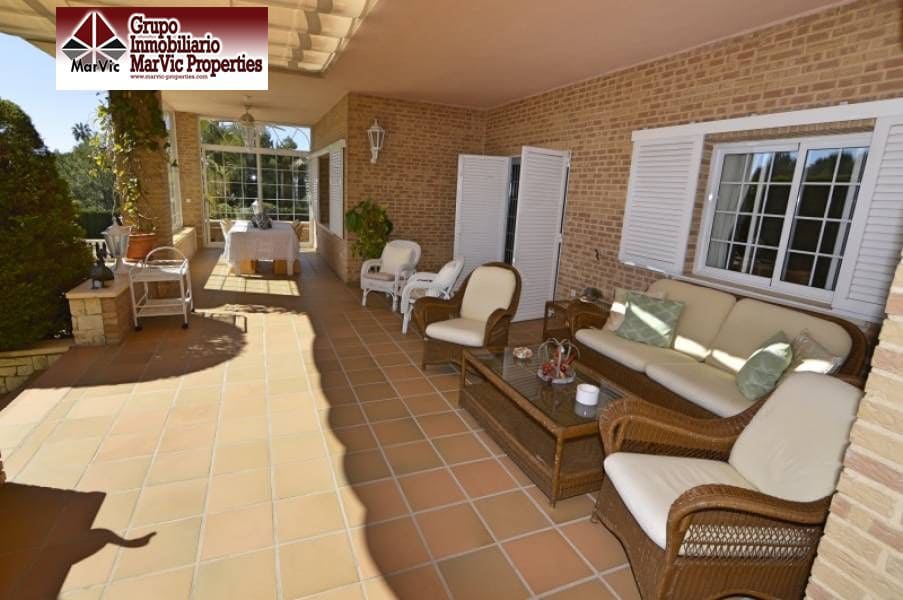 5 bedroom Villa for sale in La Nucia with pool garage - € 1,800,000 (Ref: 4644205)
