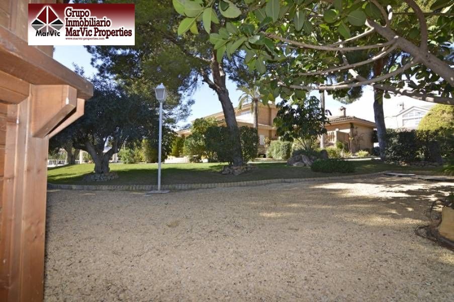 5 bedroom Villa for sale in La Nucia with pool garage - € 1,800,000 (Ref: 4644205)