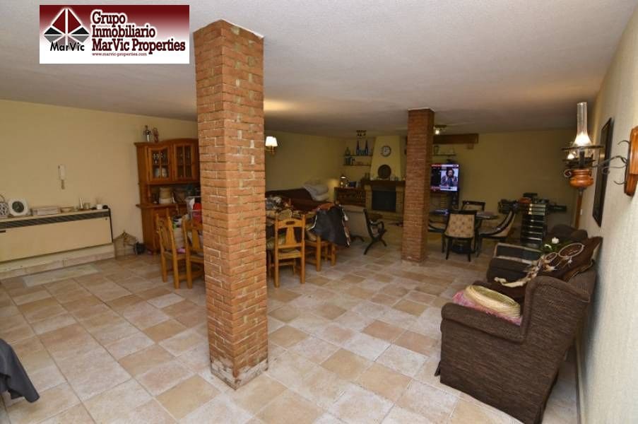 5 bedroom Villa for sale in La Nucia with pool garage - € 1,800,000 (Ref: 4644205)