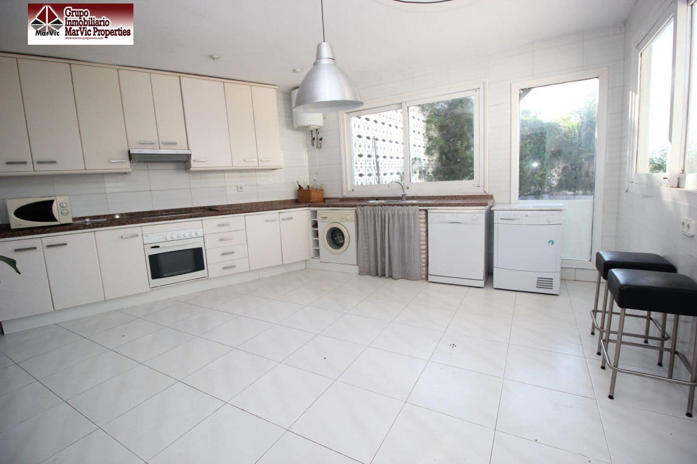 12 sypialnia Willa na sprzedaż w Benidorm z basenem - 1 980 000 € (Ref: 6171308)