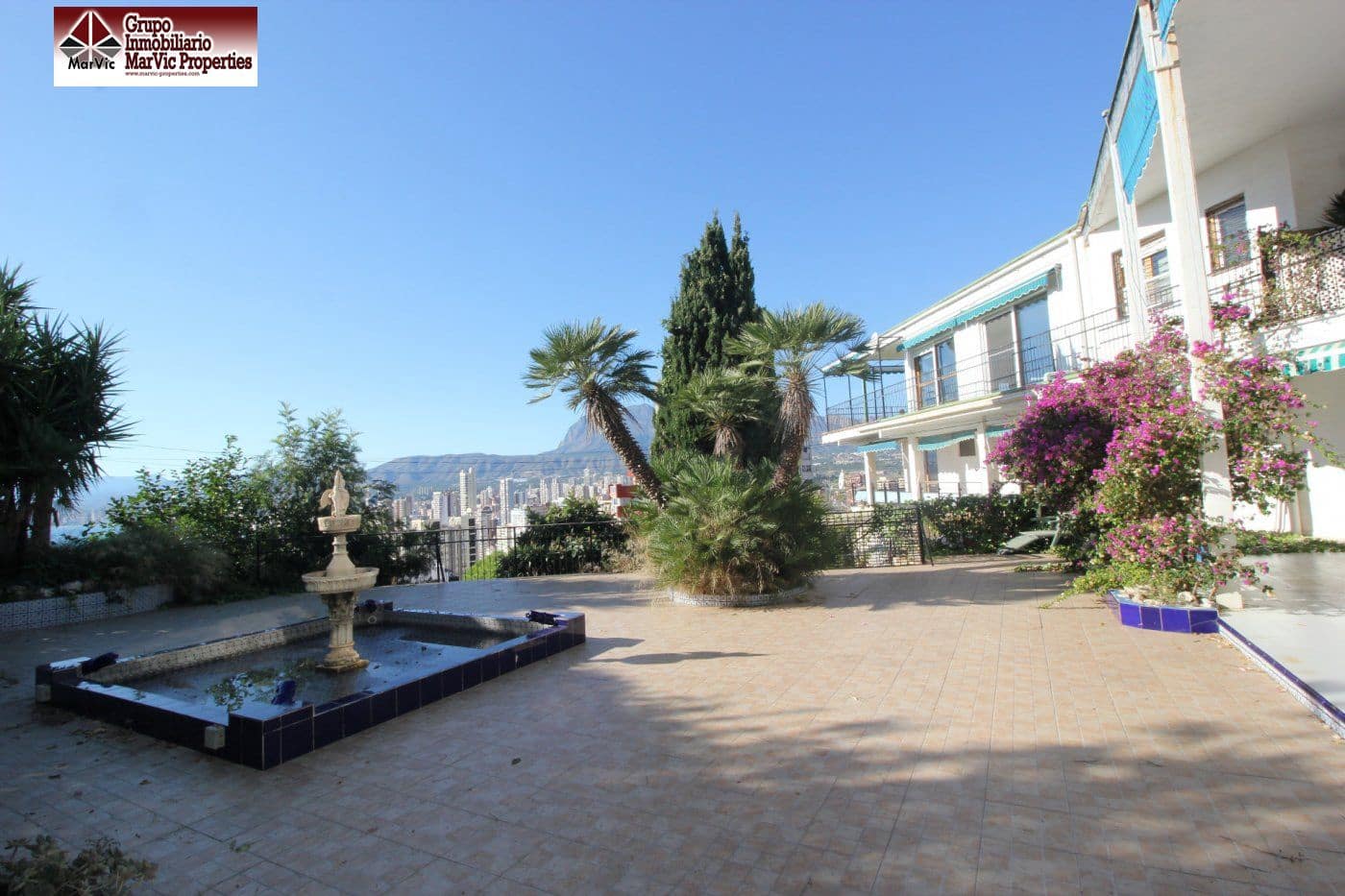 12 sypialnia Willa na sprzedaż w Benidorm z basenem - 1 980 000 € (Ref: 6171308)