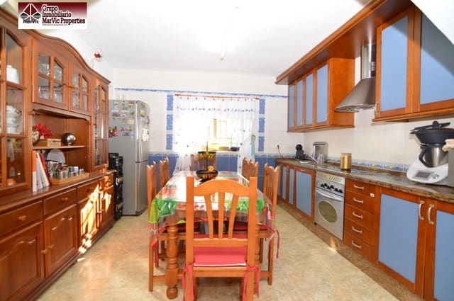 7 makuuhuone Huvila myytävänä paikassa La Nucia mukana uima-altaan 
autotalli - 650 000 € (Ref: 6171557)