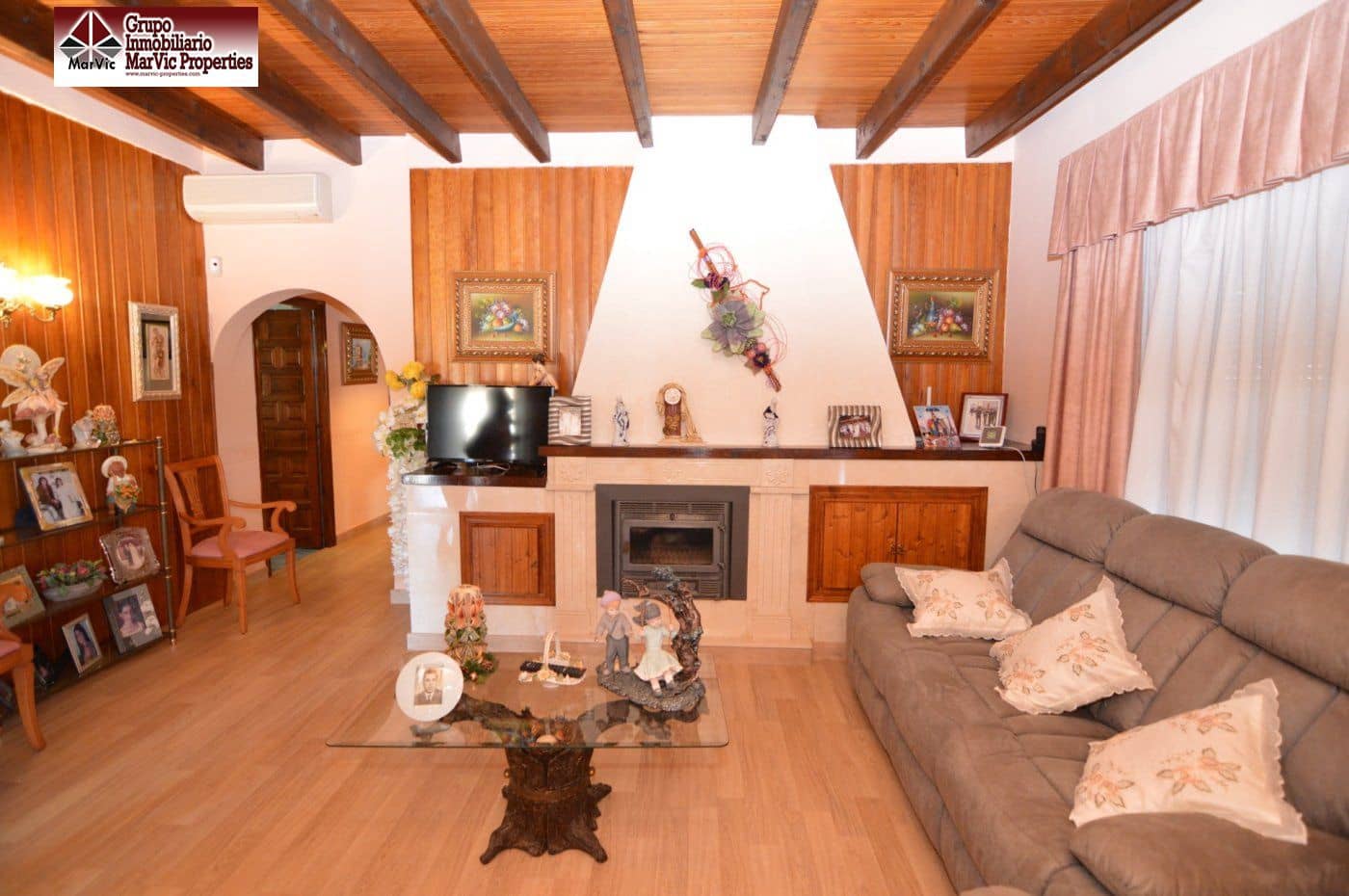 7 makuuhuone Huvila myytävänä paikassa La Nucia mukana uima-altaan 
autotalli - 650 000 € (Ref: 6171557)