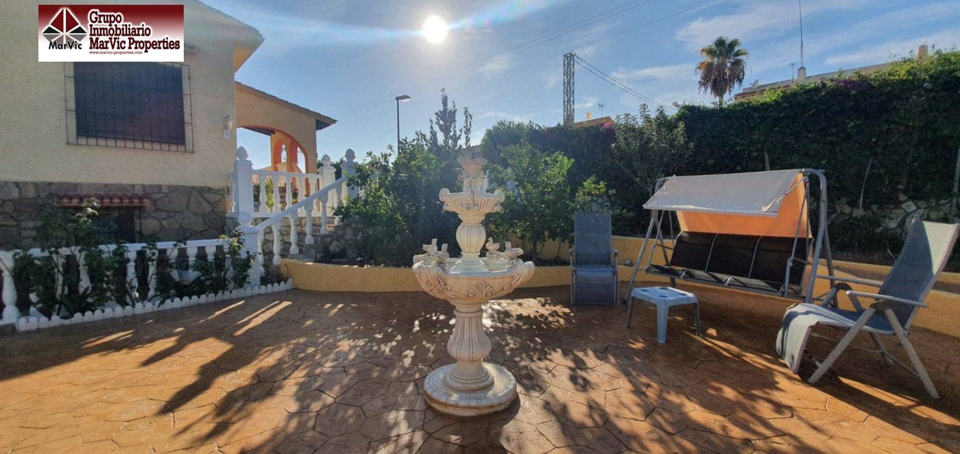 7 makuuhuone Huvila myytävänä paikassa La Nucia mukana uima-altaan 
autotalli - 650 000 € (Ref: 6171557)