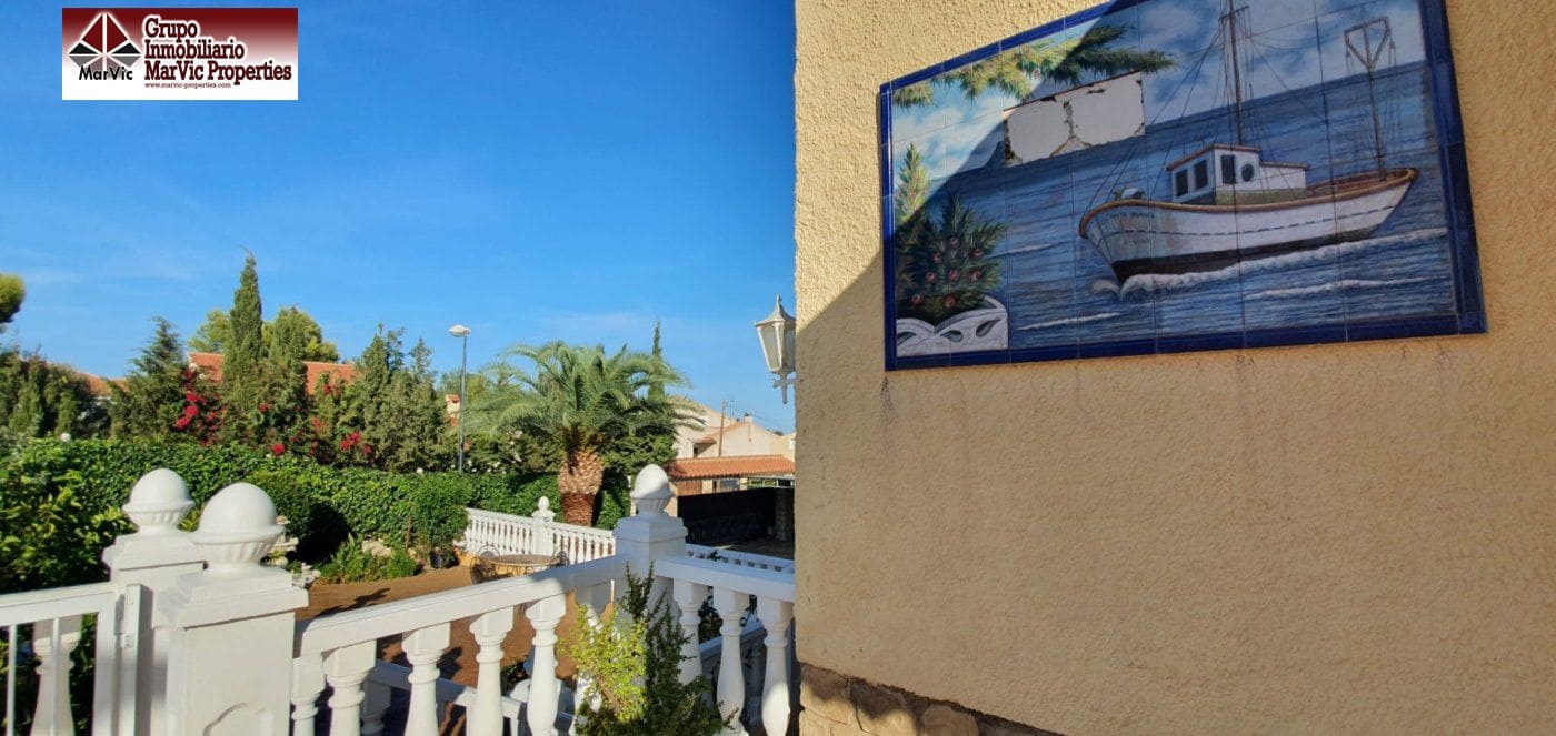 7 makuuhuone Huvila myytävänä paikassa La Nucia mukana uima-altaan 
autotalli - 650 000 € (Ref: 6171557)