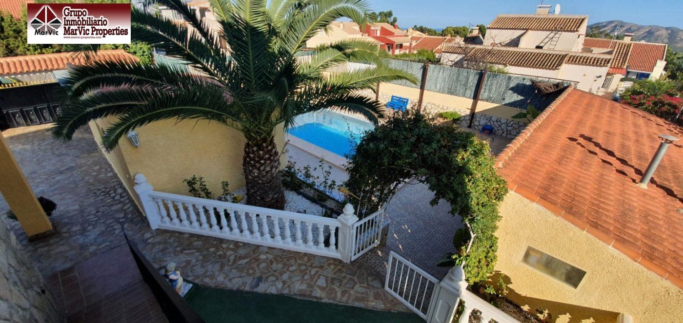 7 makuuhuone Huvila myytävänä paikassa La Nucia mukana uima-altaan 
autotalli - 650 000 € (Ref: 6171557)