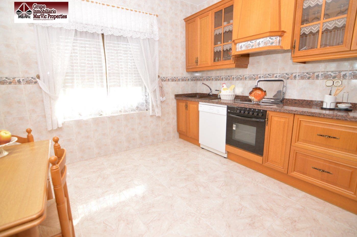 7 makuuhuone Huvila myytävänä paikassa La Nucia mukana uima-altaan 
autotalli - 650 000 € (Ref: 6171557)