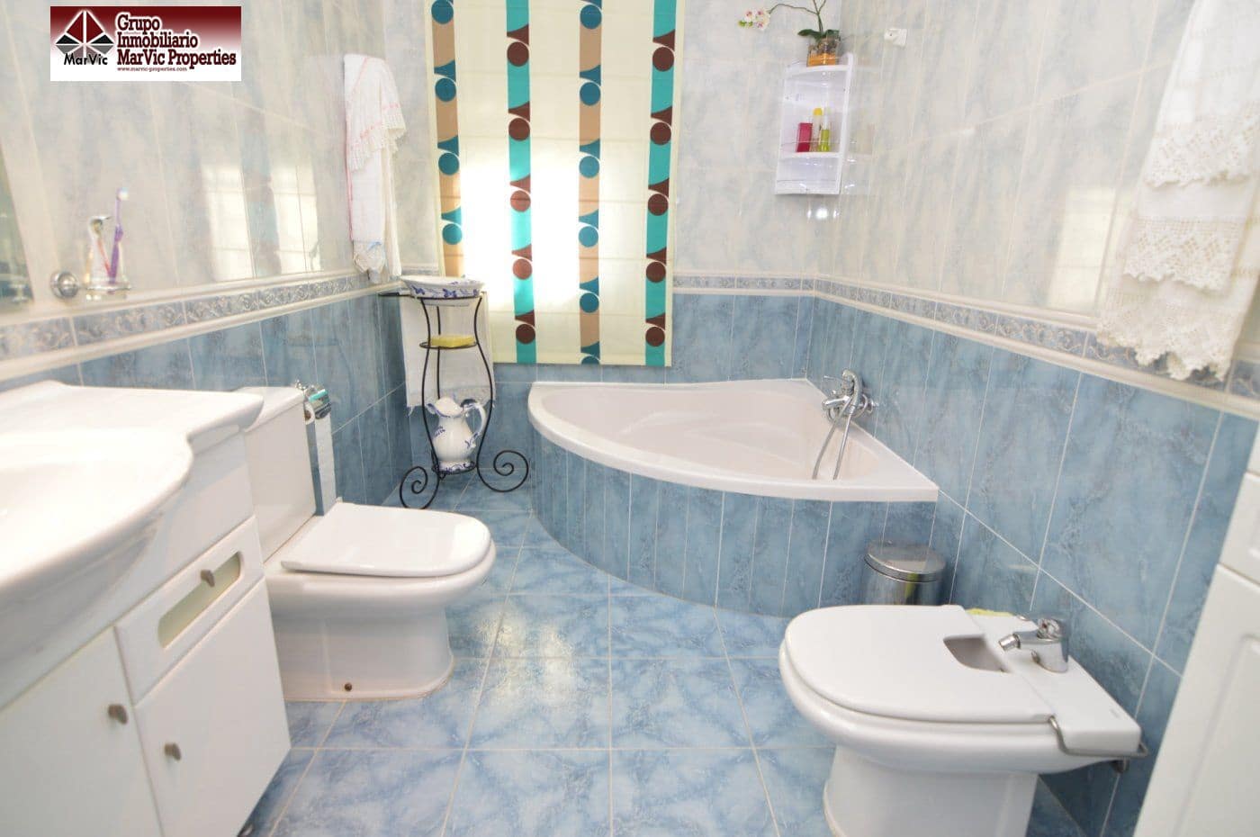 7 makuuhuone Huvila myytävänä paikassa La Nucia mukana uima-altaan 
autotalli - 650 000 € (Ref: 6171557)