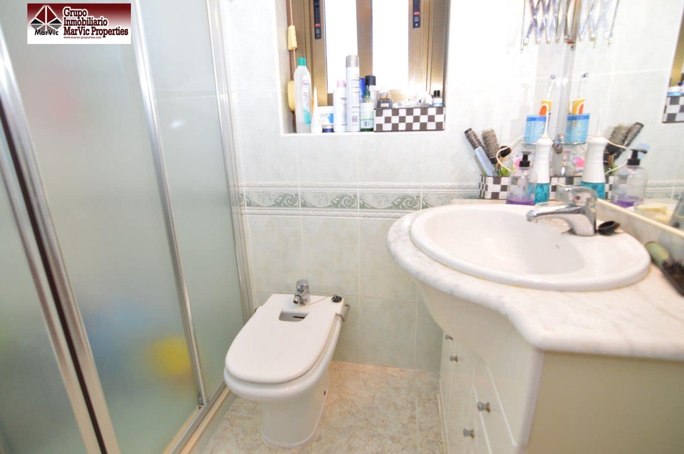 7 makuuhuone Huvila myytävänä paikassa La Nucia mukana uima-altaan 
autotalli - 650 000 € (Ref: 6171557)