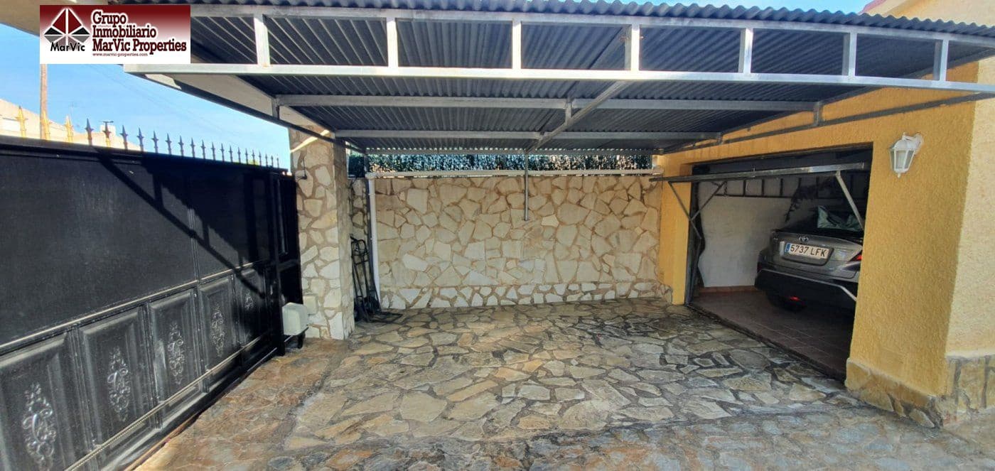 7 makuuhuone Huvila myytävänä paikassa La Nucia mukana uima-altaan 
autotalli - 650 000 € (Ref: 6171557)