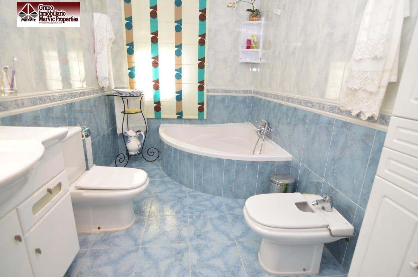 7 makuuhuone Huvila myytävänä paikassa La Nucia mukana uima-altaan 
autotalli - 650 000 € (Ref: 6171557)