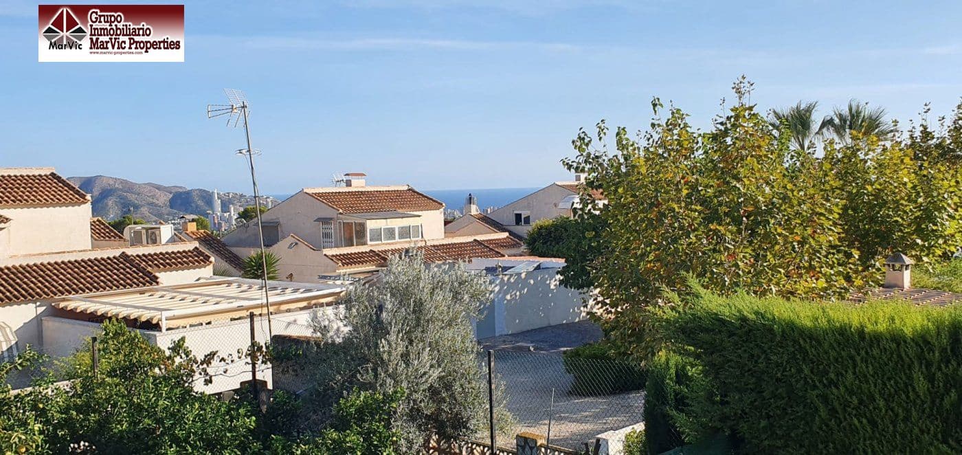 7 makuuhuone Huvila myytävänä paikassa La Nucia mukana uima-altaan 
autotalli - 650 000 € (Ref: 6171557)