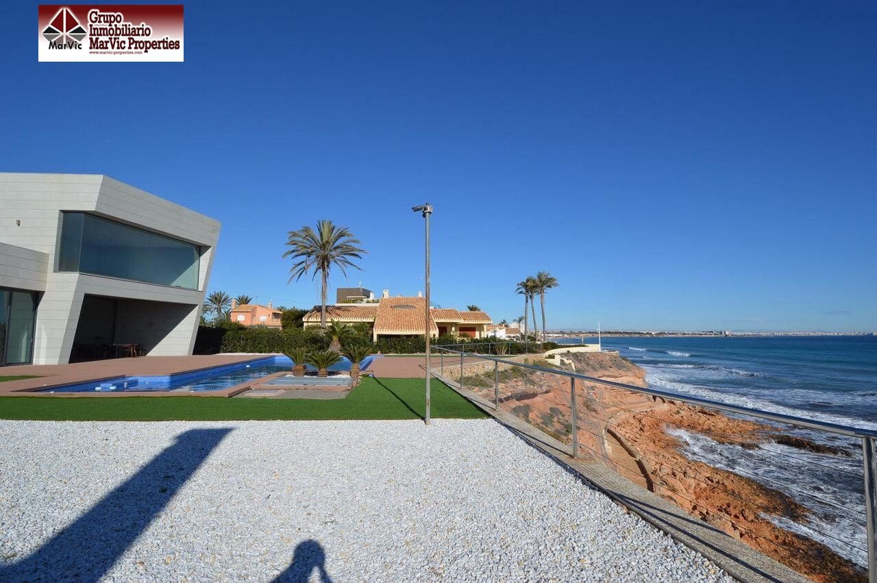 6 chambre Villa/Maison à vendre à Playa Flamenca avec garage - 2 950 000 € (Ref: 6171639)