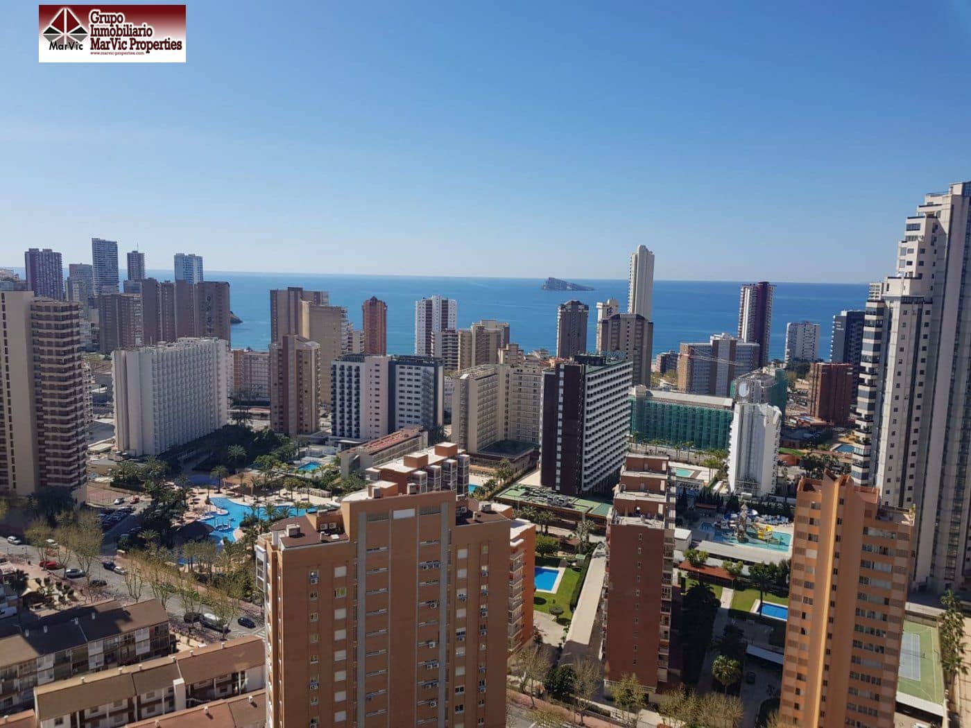Piso de 3 habitaciones en Benidorm en venta con piscina - 289.000 € (Ref: 6171695)